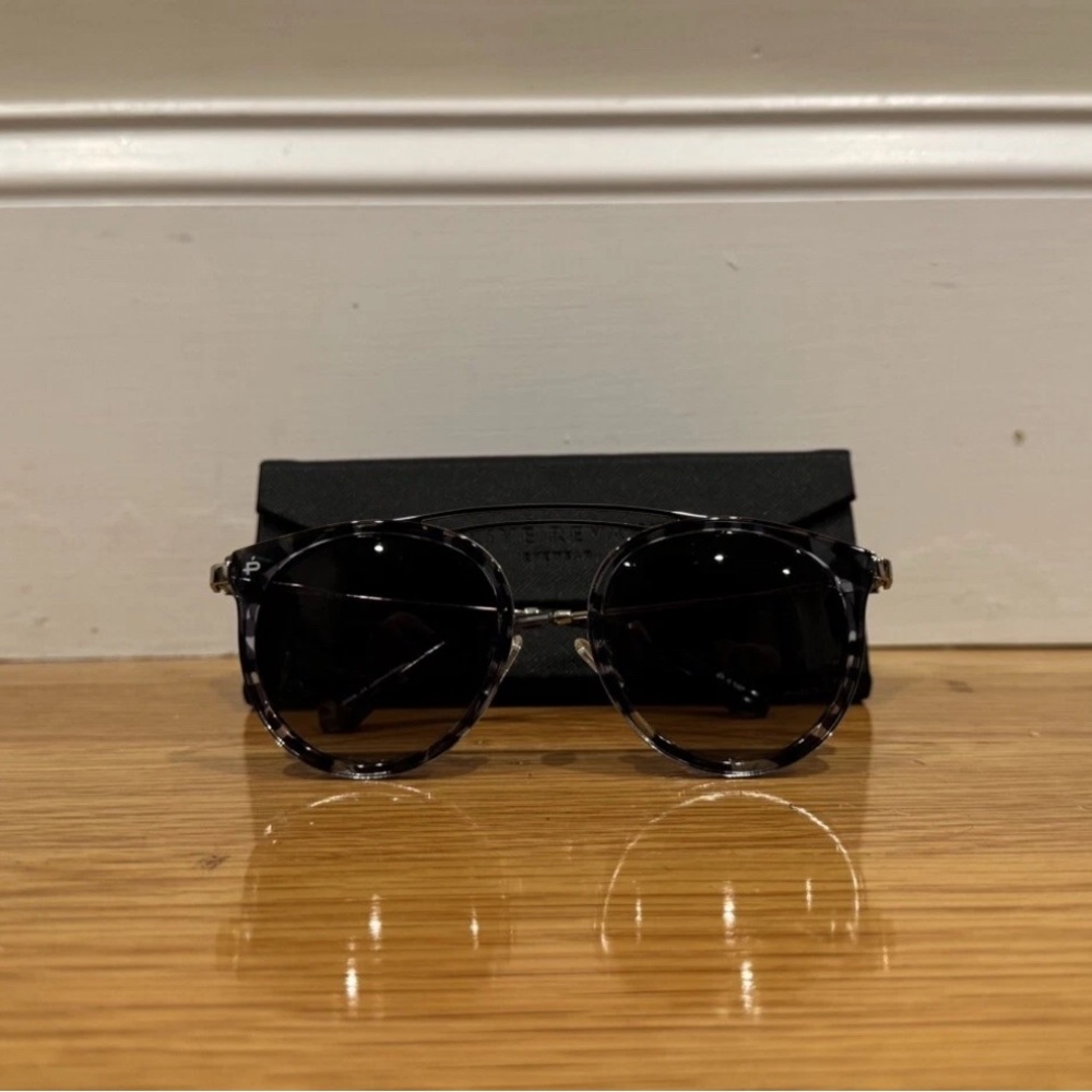 Prive Revaux The Rogue Sunglasses in Grey Tortoise